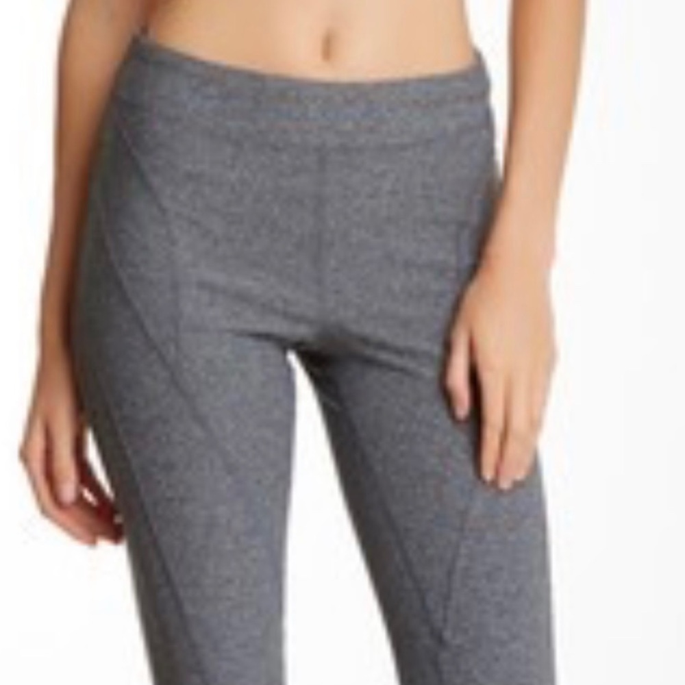 NWT Reactivate Women’s SportsWear  Leggings Size M